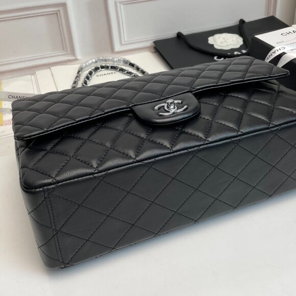 š„°š„°CHANEL Classic Flap CF Crossbody Bag - Picture 4 of 6